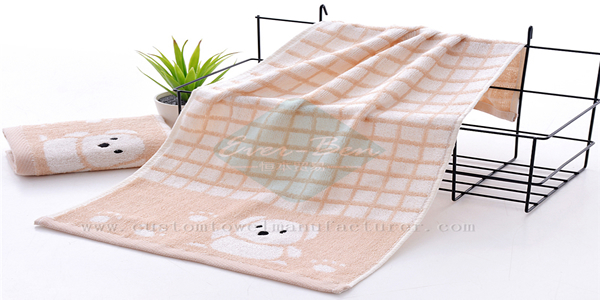 China Bulk fast drying towels Factory Bamboo Yarn Dyed Towels Producer